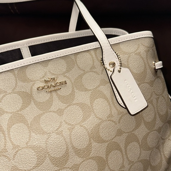 SOLD🔥🔥🔥Coach Signature Drawstring Carryall Shoulder Bag - Picture 2 of 14